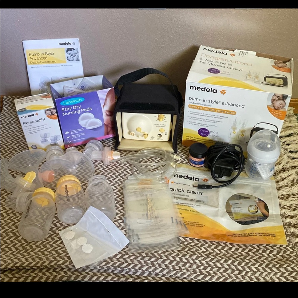 SOLD Medela pump in style advanced/ LOTS MORE
